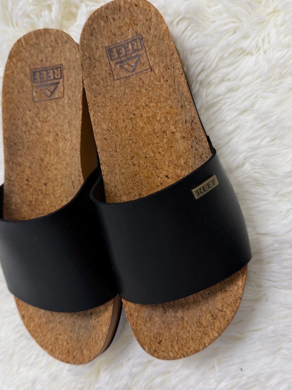 Reef | Women's 7 Cushion Scout Hi Black Faux Leather Wedge Sandals Slides Shoes - Picture 4 of 8